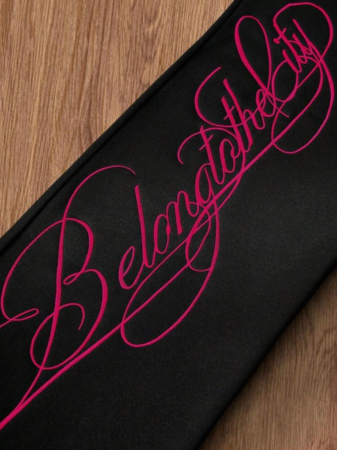 Pantalones "Belong to the City