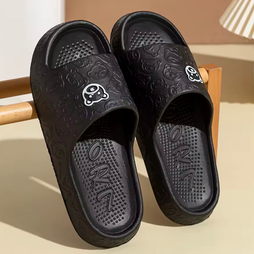 Zapatillas de moda de verano para hombre, sandalias con estampado de osito, baño interior, antideslizantes, suaves, zapatos informales para dormitorio para mujer, pareja