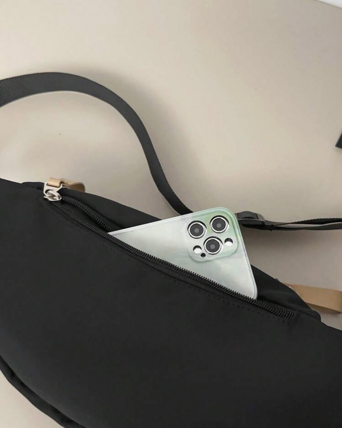 Riñonera Crossbody Urban Pro – Seguridad y Estilo en cada Movimiento