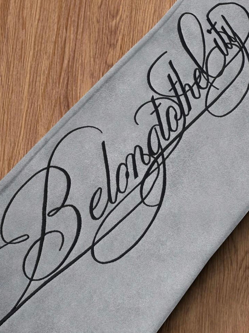Pantalones "Belong to the City
