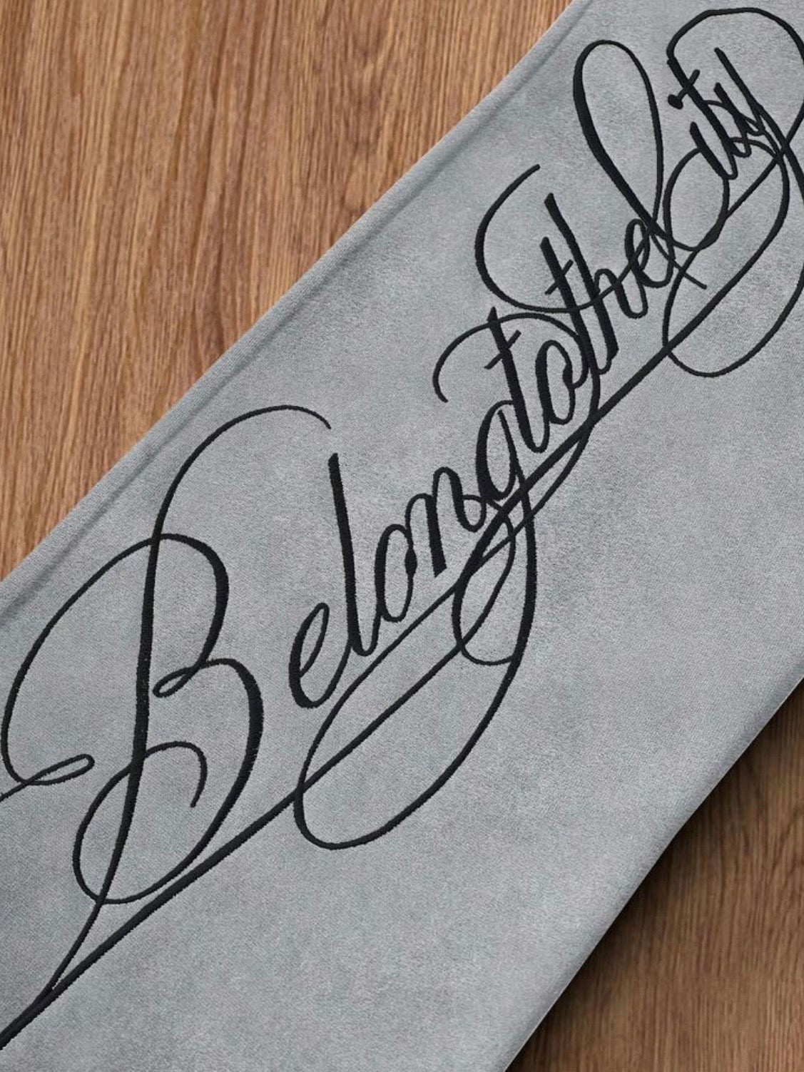 Pantalones "Belong to the City