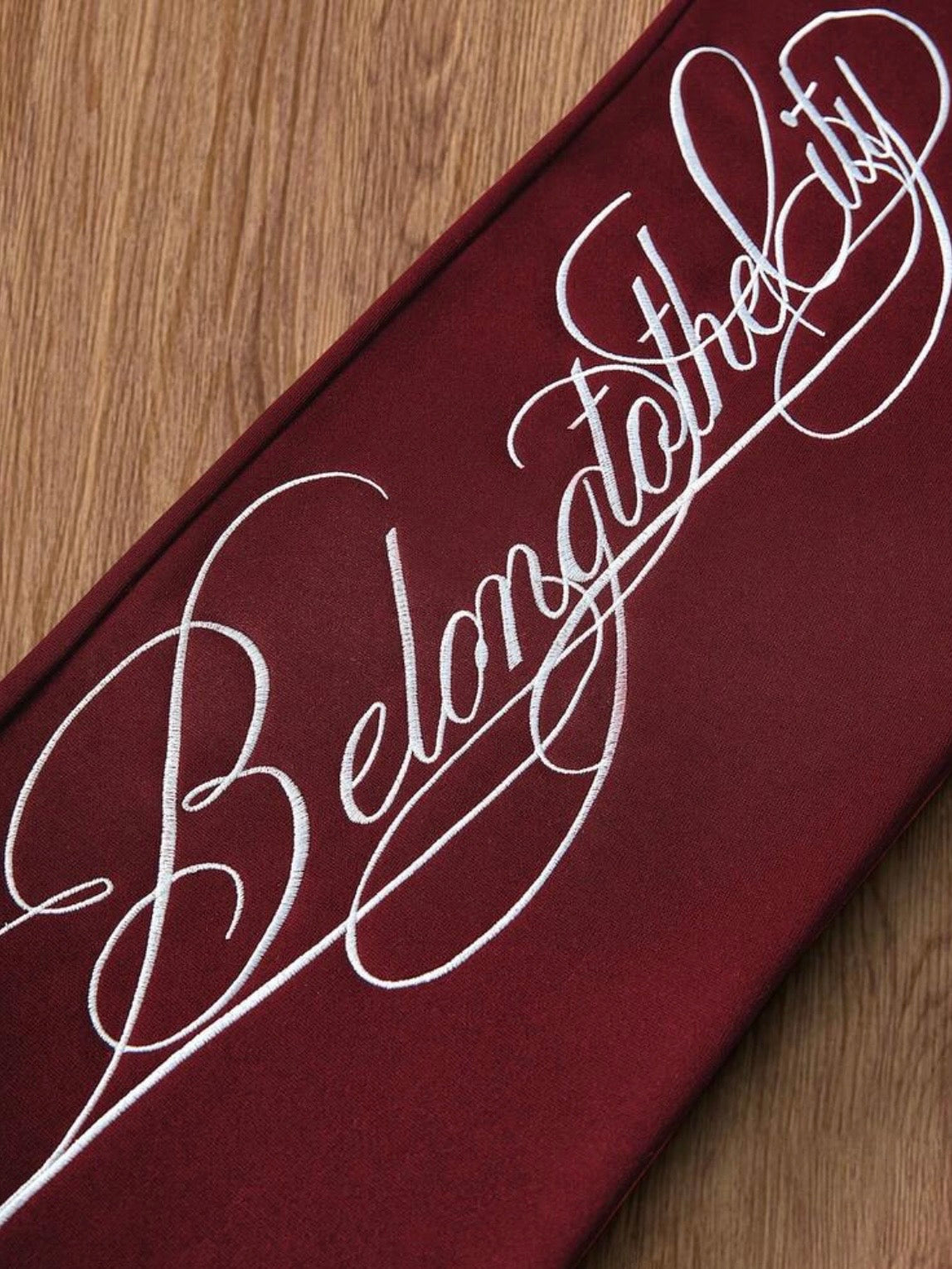 Pantalones "Belong to the City