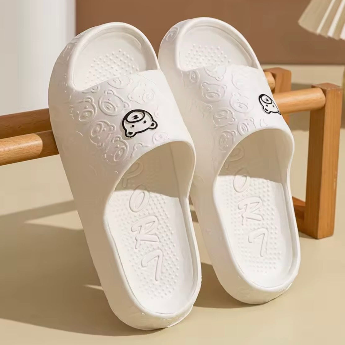 Zapatillas de moda de verano para hombre, sandalias con estampado de osito, baño interior, antideslizantes, suaves, zapatos informales para dormitorio para mujer, pareja